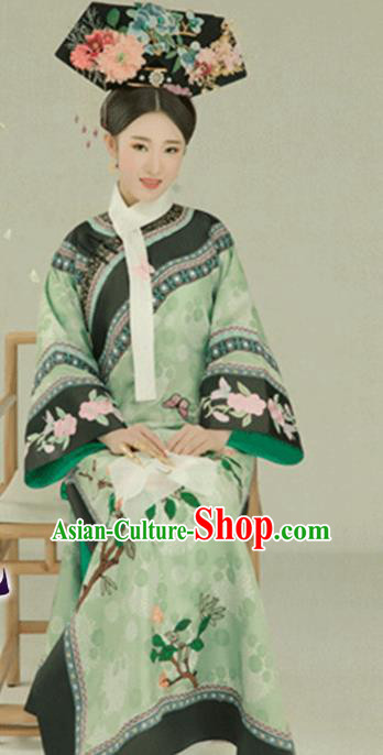 Chinese Traditional Qing Dynasty Manchu Palace Lady Green Hanfu Dress Apparels Ancient Imperial Consort Historical Costumes and Headdress Complete Set