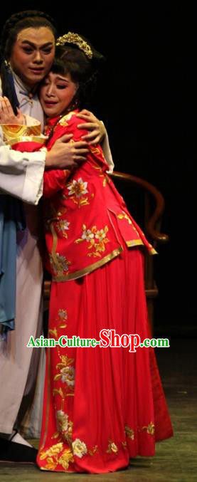 Chinese Cantonese Opera Bride Qiu Yue Garment The Watchtower Costumes and Headdress Traditional Guangdong Opera Actress Apparels Hua Tan Red Dress