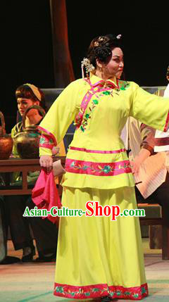 Chinese Cantonese Opera Actress Garment Liang Cha Wang Chuan Qi Costumes and Headdress Traditional Guangdong Opera Apparels Young Female Yellow Dress