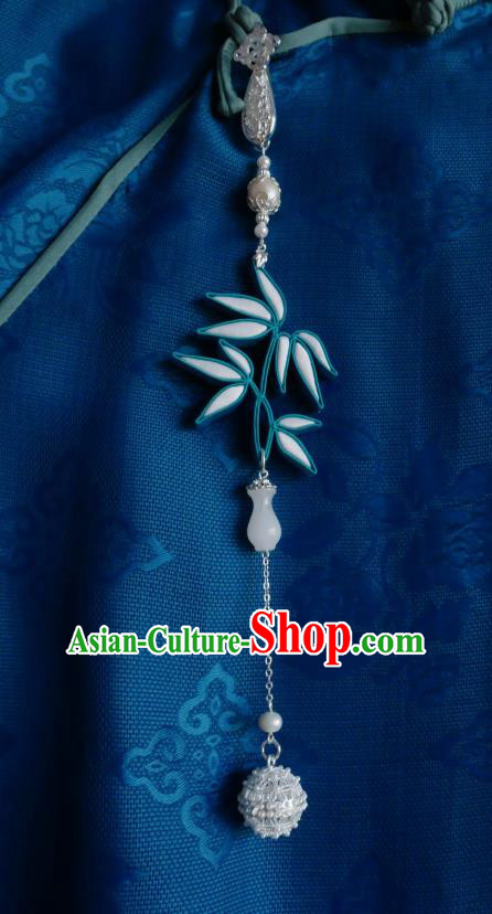 Chinese Classical Cheongsam Silk Bamboo Leaf Brooch Traditional Hanfu Accessories Handmade White Sachet Tassel Breastpin Pendant for Women