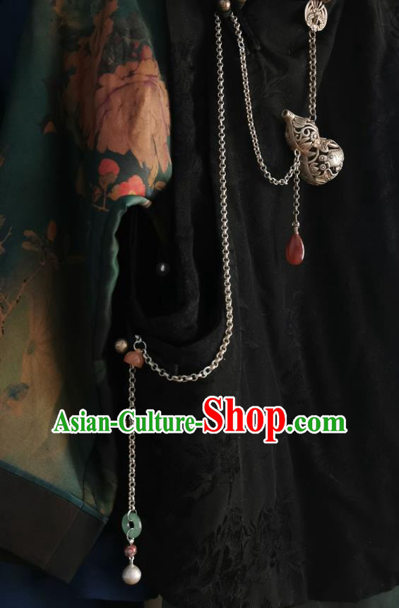 Chinese Classical Silver Cucurbit Brooch Traditional Hanfu Cheongsam Accessories Handmade Jade Tassel Breastpin Pendant for Women