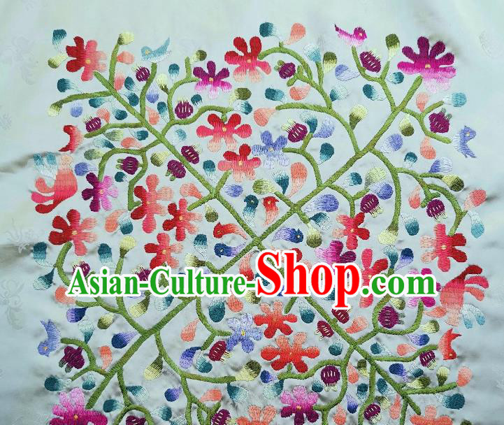 Traditional Chinese Embroidered Flowers Fabric Patches Handmade Embroidery Craft Accessories Embroidering Light Green Silk Cushion Applique