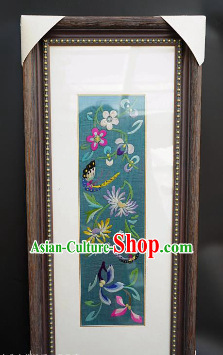 Chinese Traditional Embroidered Chrysanthemum Butterfly Framed Painting Handmade Embroidery Craft Embroidering Green Silk Decorative Picture